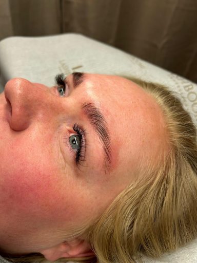 Wimpernverlängerung 1 zu 1, sowie Browlifting